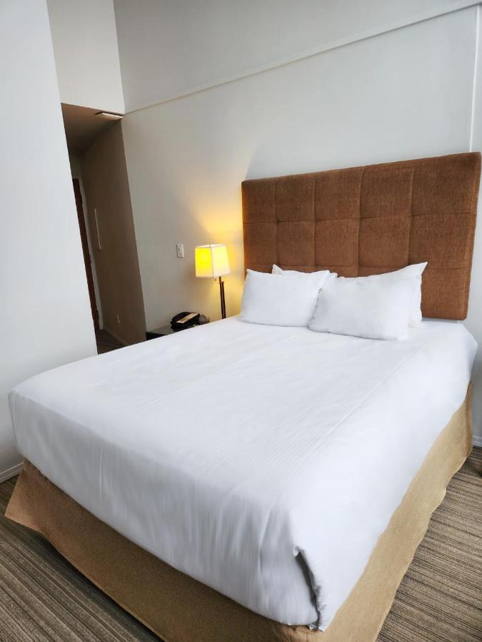 Executive Inn Уислър Екстериор снимка