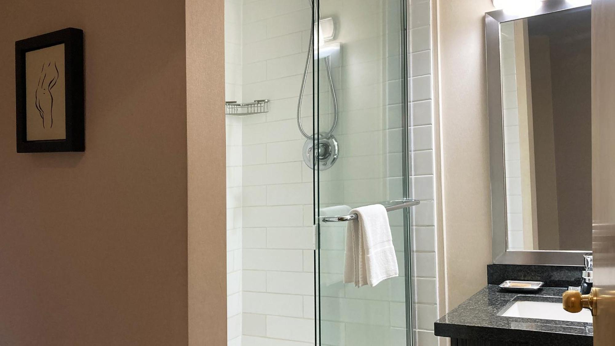 Executive Inn Уислър Екстериор снимка