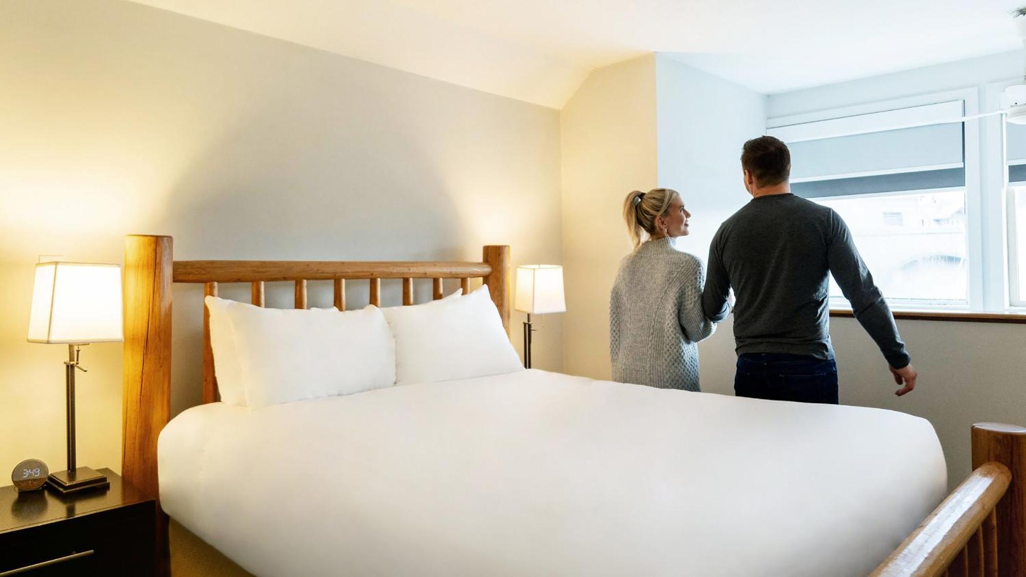 Executive Inn Уислър Екстериор снимка