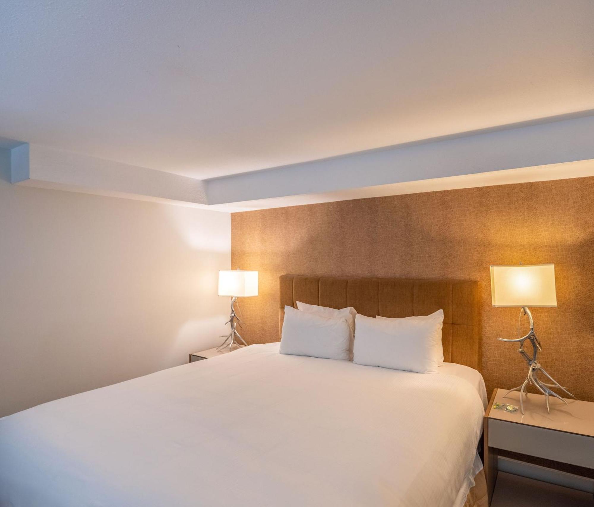 Executive Inn Уислър Екстериор снимка