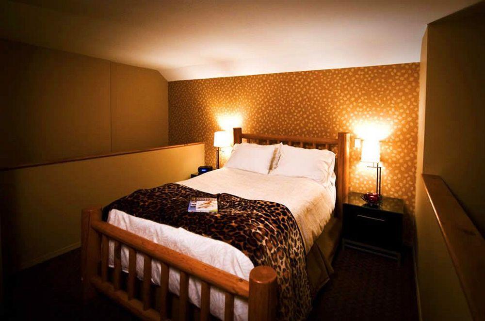 Executive Inn Уислър Екстериор снимка